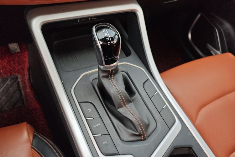 吉利汽车 远景X6 2020款 1.4T CVT尊贵型中控内饰18