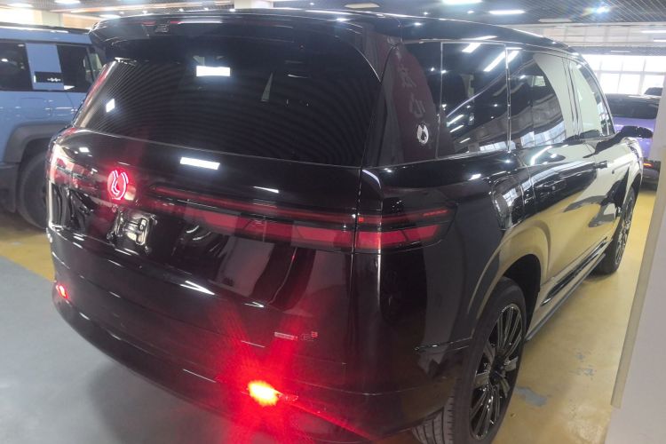 腾势N9 2025款 旗舰型车身外观7