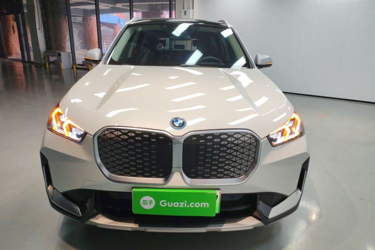 宝马iX1 2023款 xDrive30L X设计套装车身外观2