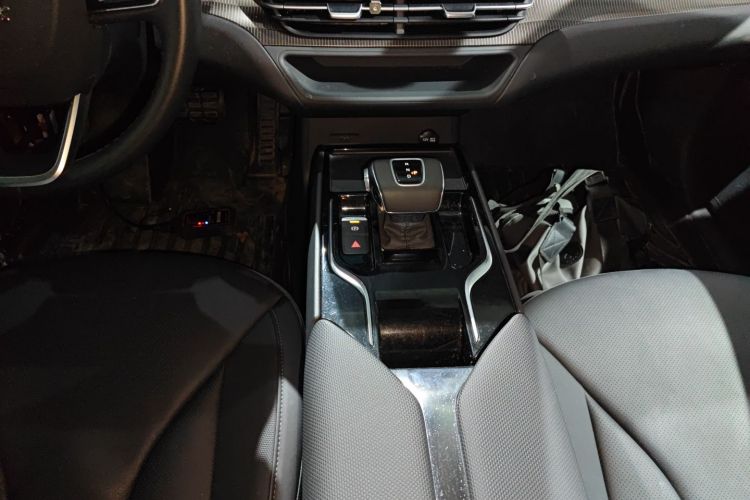 红旗E-QM5 2023款 改款 基础出行版中控内饰18