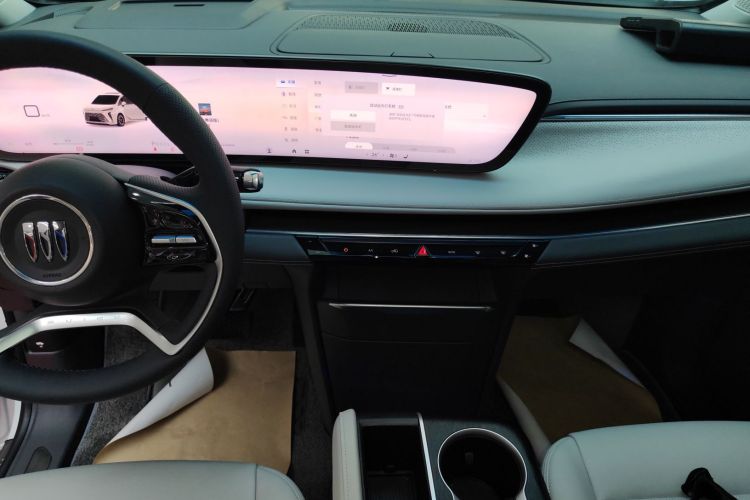别克GL8 2025款 陆尊 智享版中控内饰16