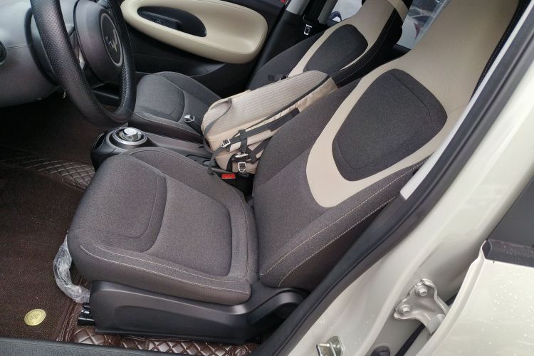 五菱汽车 五菱缤果 2024款 203km 轻享款局部细节19