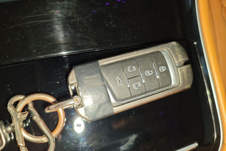 广汽传祺 传祺M8 2021款 大师系列 390T 至尊版中控内饰7001