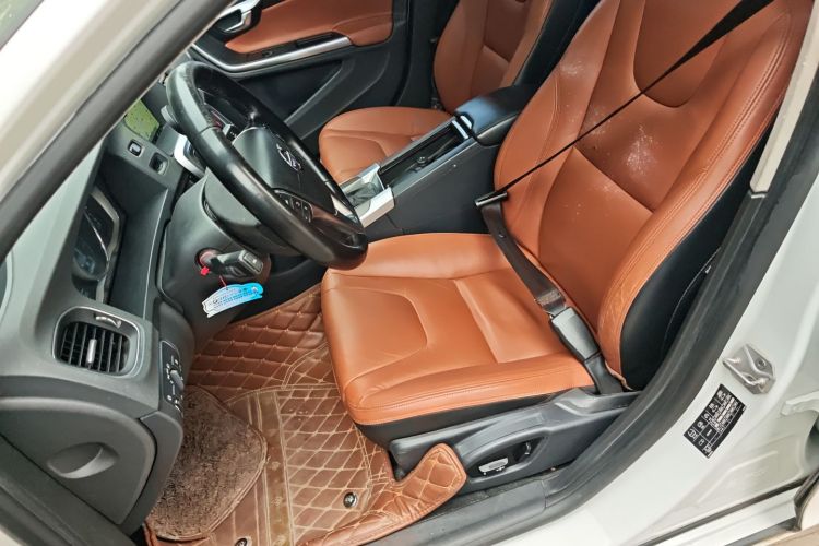 沃尔沃S60 2014款 S60L T5 智驭版中控内饰19