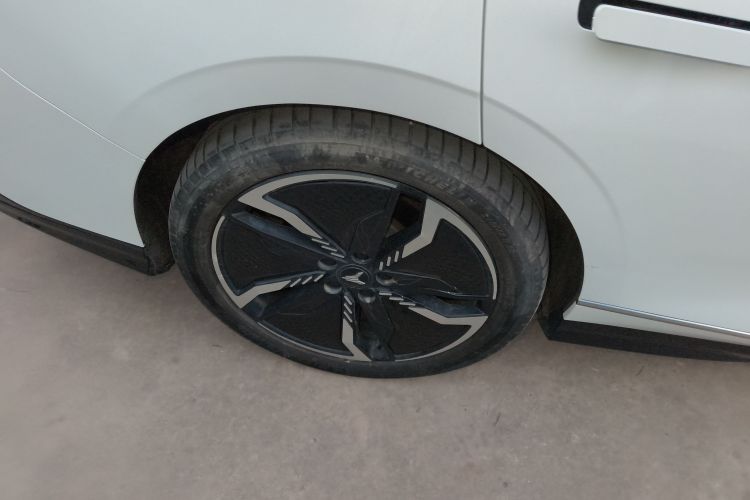 岚图汽车 岚图追光 2023款 四驱长续航版车身外观6002