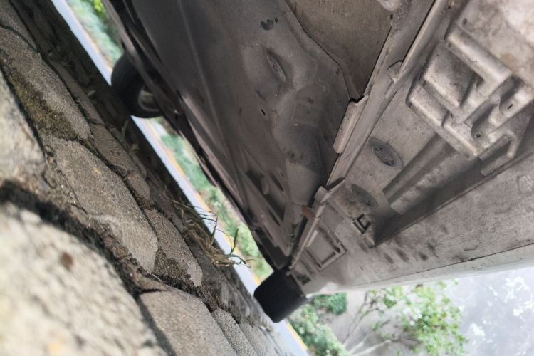 丰田 卡罗拉 2019款 双擎 1.8L E-CVT旗舰版局部细节9004