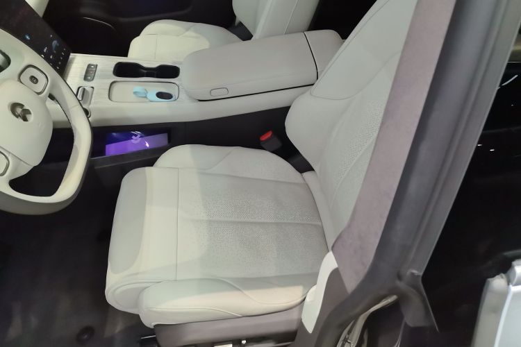 蔚来ET7 2023款 75kWh中控内饰19