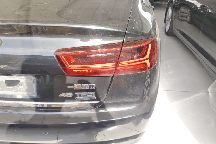奥迪A6L 2016款 45 TFSI quattro 运动型车身外观9