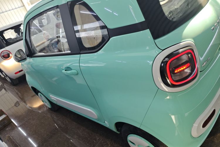 奔腾小马 2026款 222km 炫彩马车身外观6003