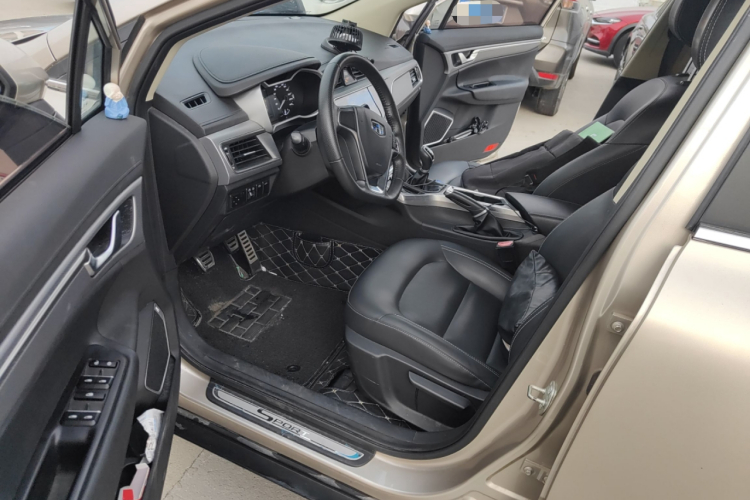 吉利汽车 帝豪GS 2018款 运动版 1.4T 手动领尚型中控内饰7003