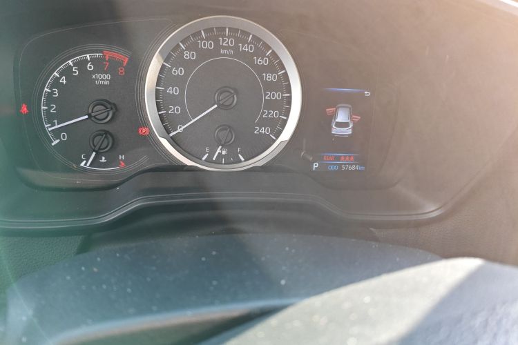 丰田 卡罗拉锐放 2022款 2.0L 先锋版中控内饰15