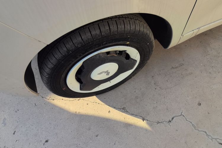 五菱汽车 宏光MINIEV 2024款 第三代 215km 青春版车身外观6007