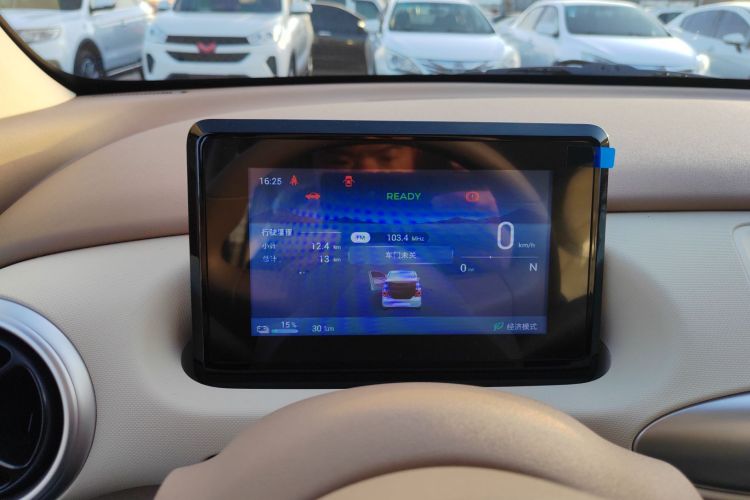 五菱汽车 宏光MINIEV 2025款 四门版 进阶款中控内饰14