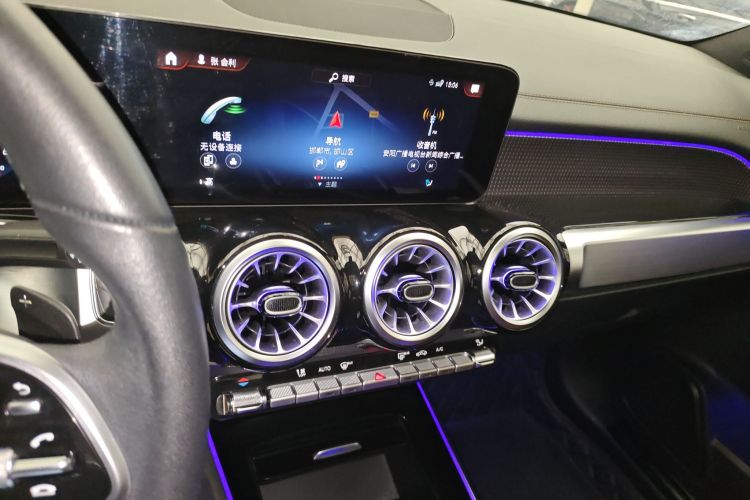 奔驰GLB 2022款 GLB 220 动感型中控内饰16