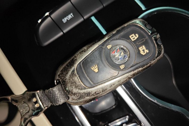 别克 君威 2020款 552T 精英型中控内饰7001