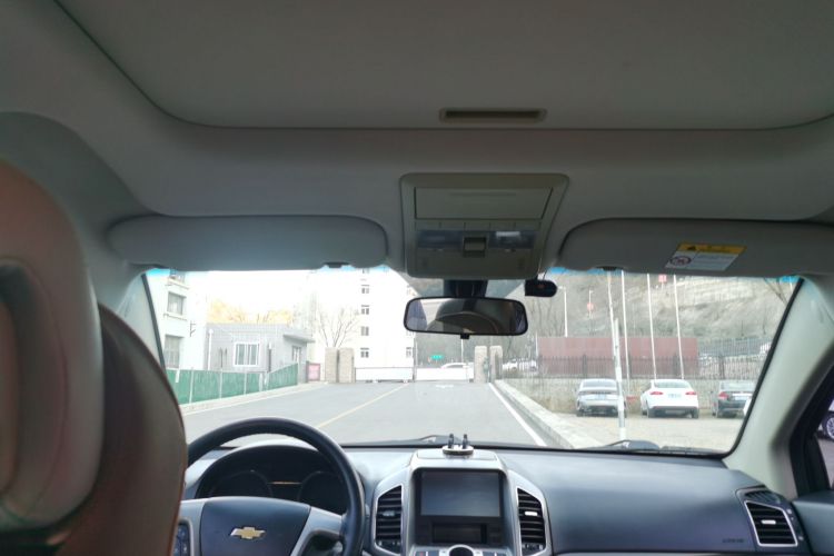 雪佛兰 科帕奇 2015款 2.4L 两驱城市版 7座中控内饰22