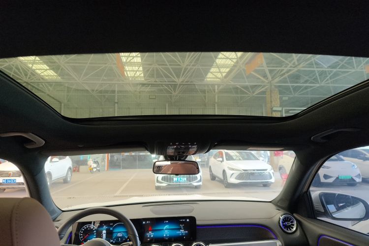 奔驰GLB 2021款 GLB 200 动感型中控内饰22