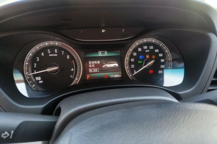 别克GL6 2018款 18T 6座精英型中控内饰14