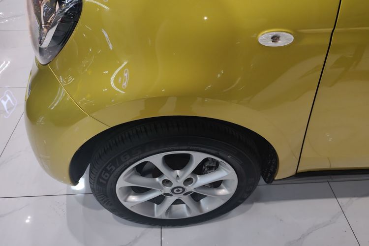 smart forfour 2016款 1.0L 52千瓦灵动版车身外观35