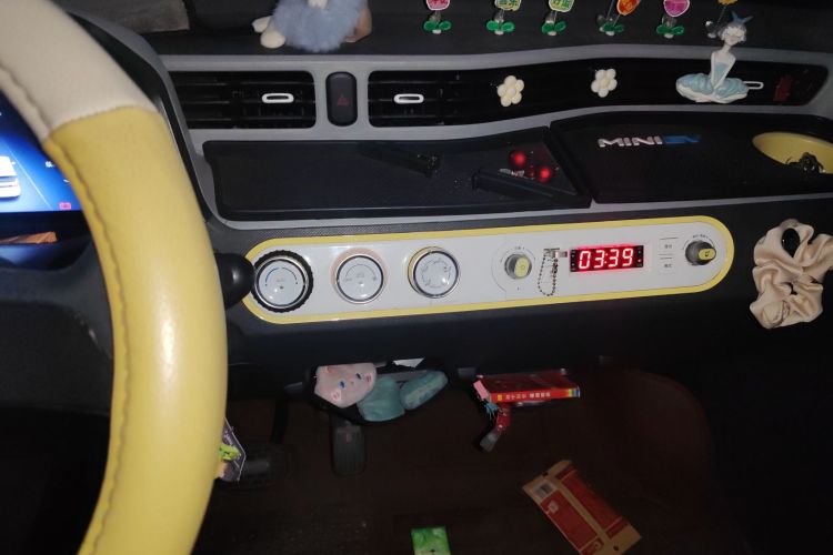 五菱汽车 宏光MINIEV 2021款 马卡龙时尚款 磷酸铁锂中控内饰16