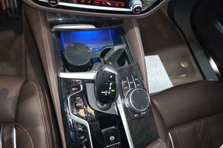 宝马6系GT 2022款 630i M运动大旅行家版中控内饰18