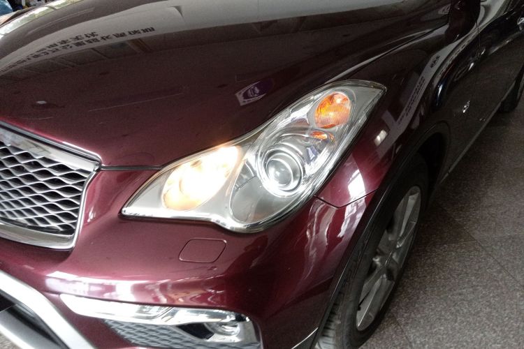 英菲尼迪QX50 2015款 2.5L 舒适版局部细节36