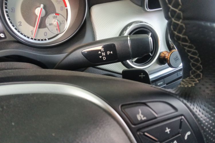 奔驰GLA 2016款 GLA 200 时尚型中控内饰18