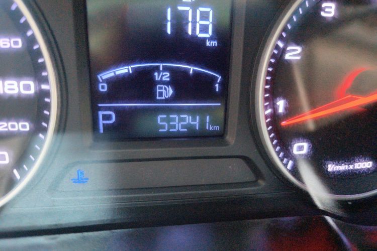 名爵ZS 2017款 1.5L 自动尊享互联网版中控内饰15