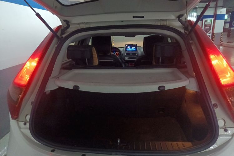 名爵3 2014款 1.5L AMT精英版机舱底盘23