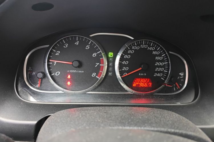 马自达6 2011款 2.0L 自动时尚型中控内饰14