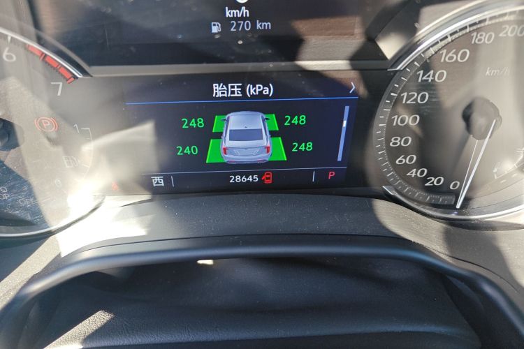 凯迪拉克CT5 2021款 28T 豪华型中控内饰15