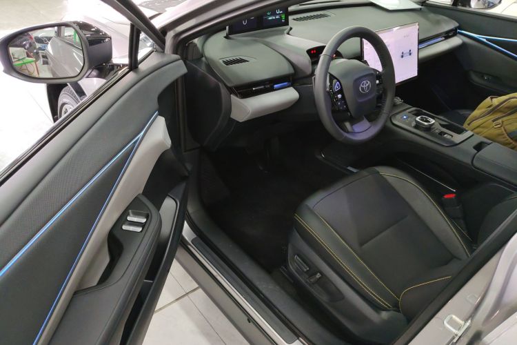 丰田bZ5 2025款 550 PRO中控内饰20