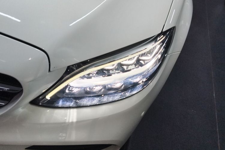 奔驰C级 2019款 C 260 运动版局部细节36