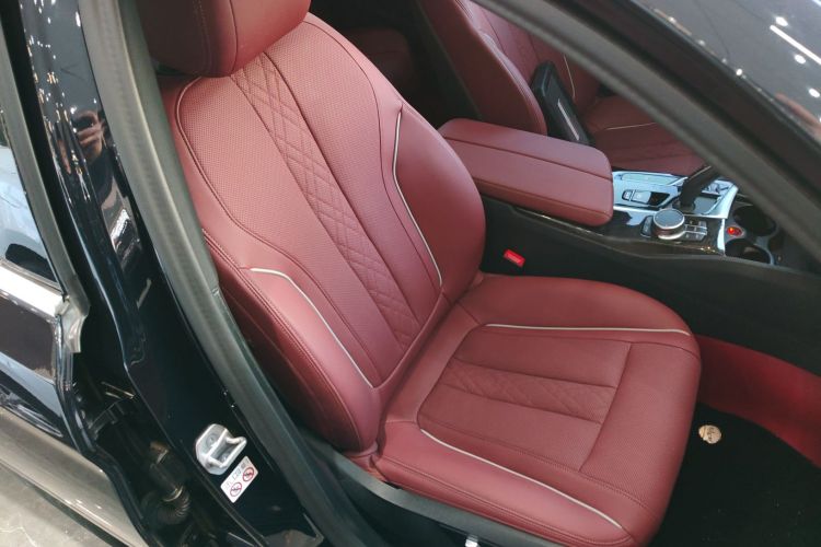 宝马5系 2022款 改款二 525Li M运动套装局部细节41