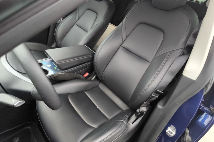 特斯拉 Model Y 2021款 Performance高性能全轮驱动版中控内饰19