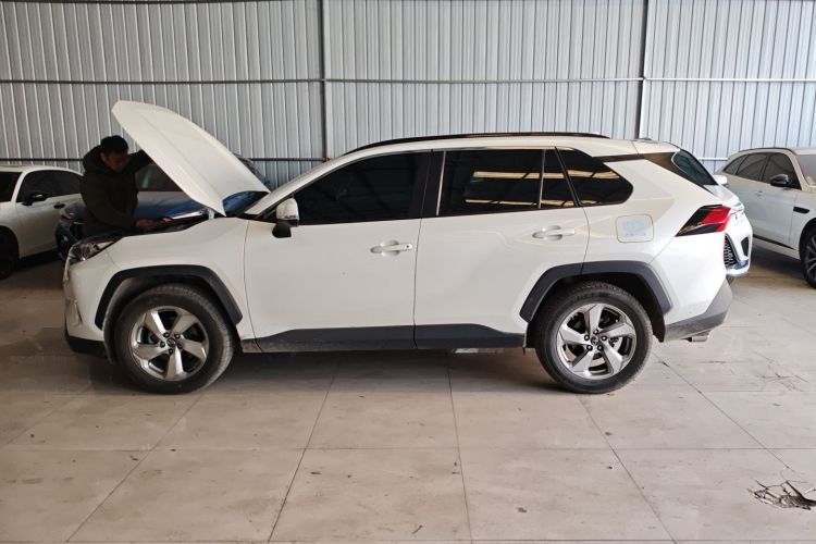 丰田 RAV4荣放 2020款 2.0L CVT两驱风尚版车身外观4