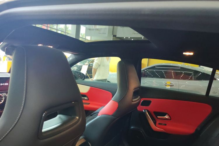 奔驰A级AMG(进口) 2024款 AMG A 35 4MATIC中控内饰22