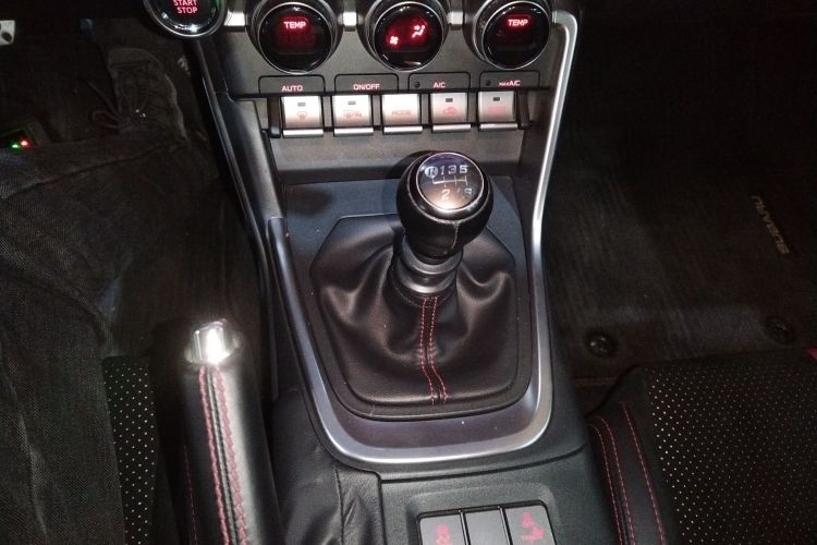 斯巴鲁BRZ 2022款 2.4L 手动版中控内饰18