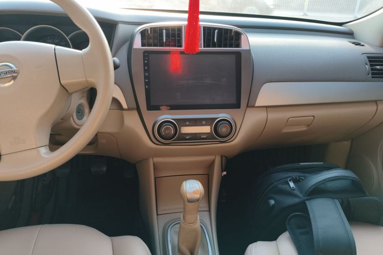 日产 轩逸 2018款 经典 1.6XE 手动舒适版中控内饰16