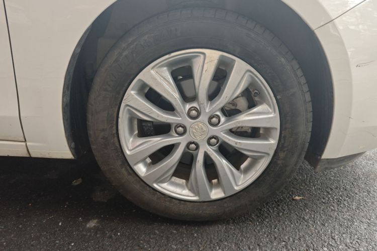 别克 英朗 2018款 15T 双离合精英型 国V车身外观10