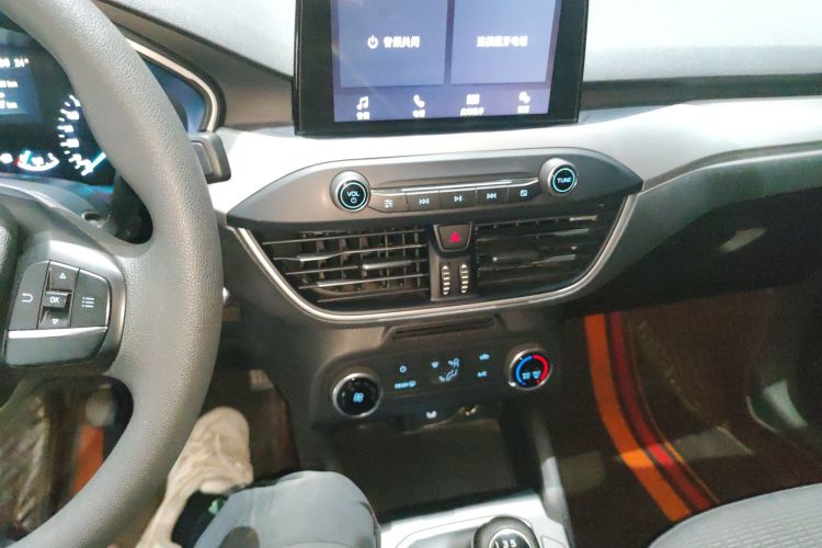 福特 福克斯 2019款 三厢 1.5L 手动锋跃型 国V局部细节16