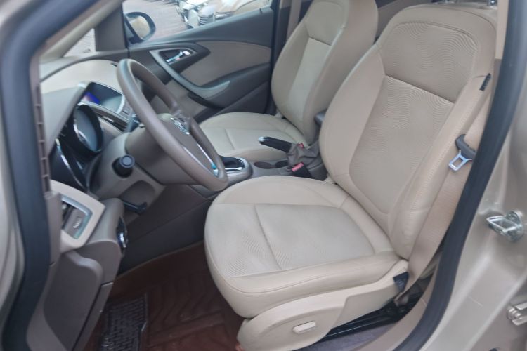 别克 英朗 2013款 GT 1.6L 自动时尚版中控内饰19