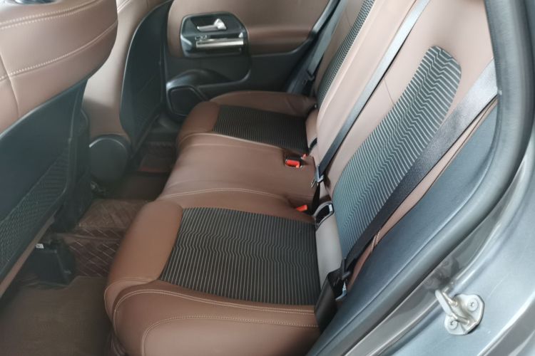 奔驰B级 2021款 B 200 动感型中控内饰7004