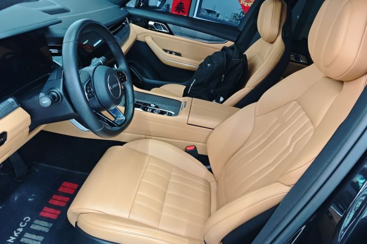 领克09 EM-P 2023款 2.0TD EM-P 远航版PM 七座中控内饰19