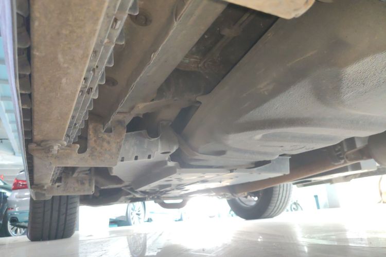 丰田 RAV4荣放 2018款 2.5L 自动四驱精英i版局部细节9002