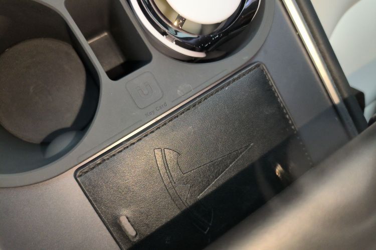 特斯拉 Model Y 2022款 后轮驱动版中控内饰7001