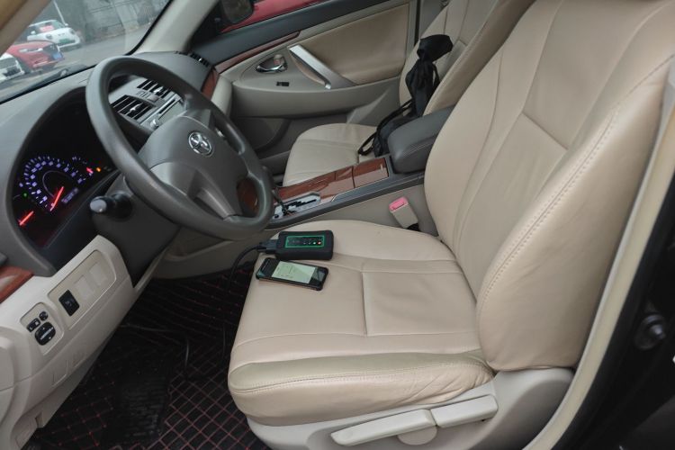 丰田 凯美瑞 2013款 200E 经典精英版中控内饰19