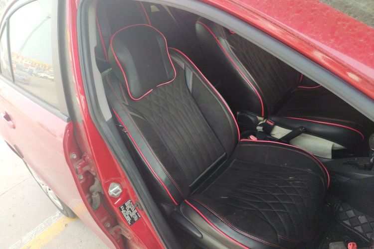 丰田 威驰 2014款 1.5L 自动智臻版中控内饰41