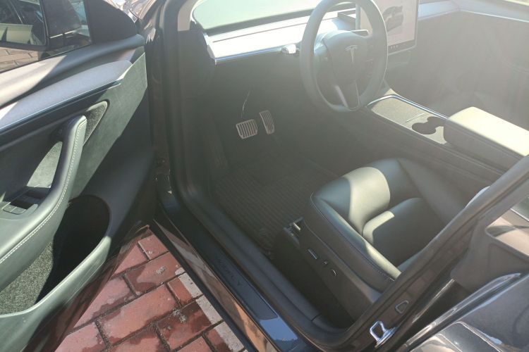 特斯拉 Model Y 2024款 后轮驱动版中控内饰20