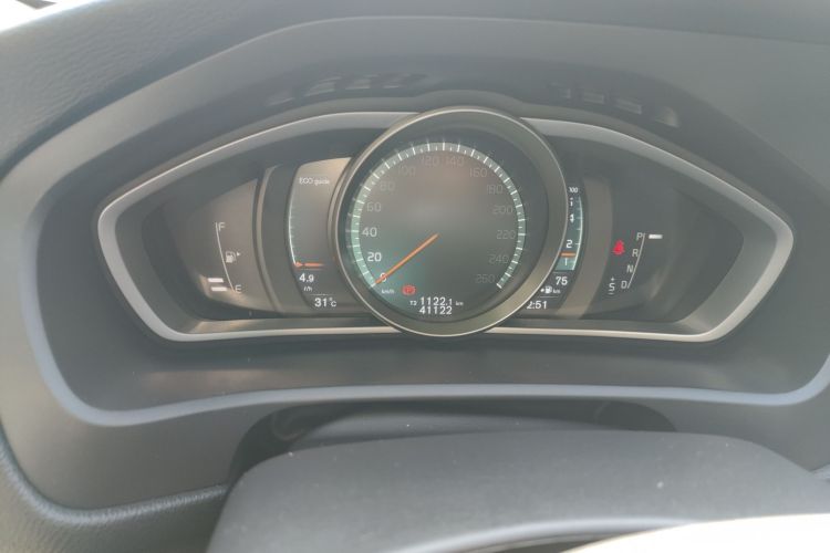 沃尔沃V40 2019款 T3 智逸版中控内饰14